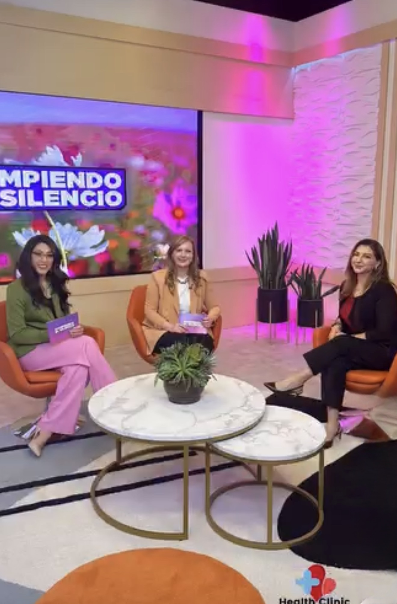 Salud & Familia healthcare team television appearance